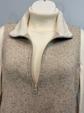 Faded Glory Winter Vest With Faux Fur Collar